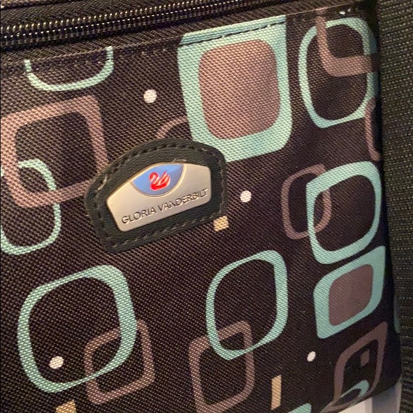 Gloria Vanderbilt Tote - Picture 2 of 7